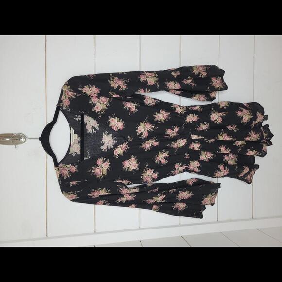 American Eagle Outfitters XS black with pink & white floral long sleeve romper - Picture 1 of 5